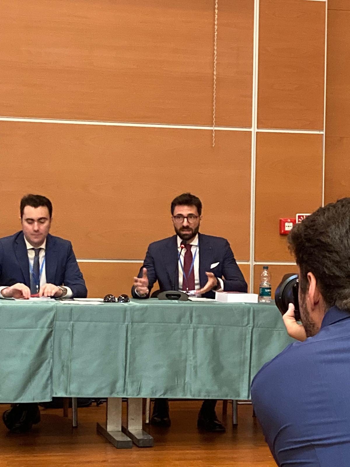 Antonio Valentini fotografato durante un convegno